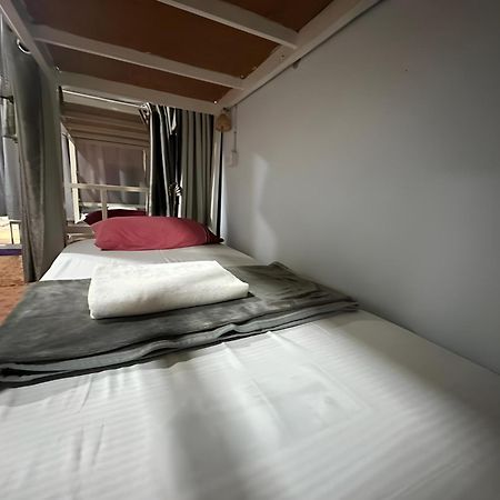 Hangover Hostel Phi Phi Adaları Dış mekan fotoğraf