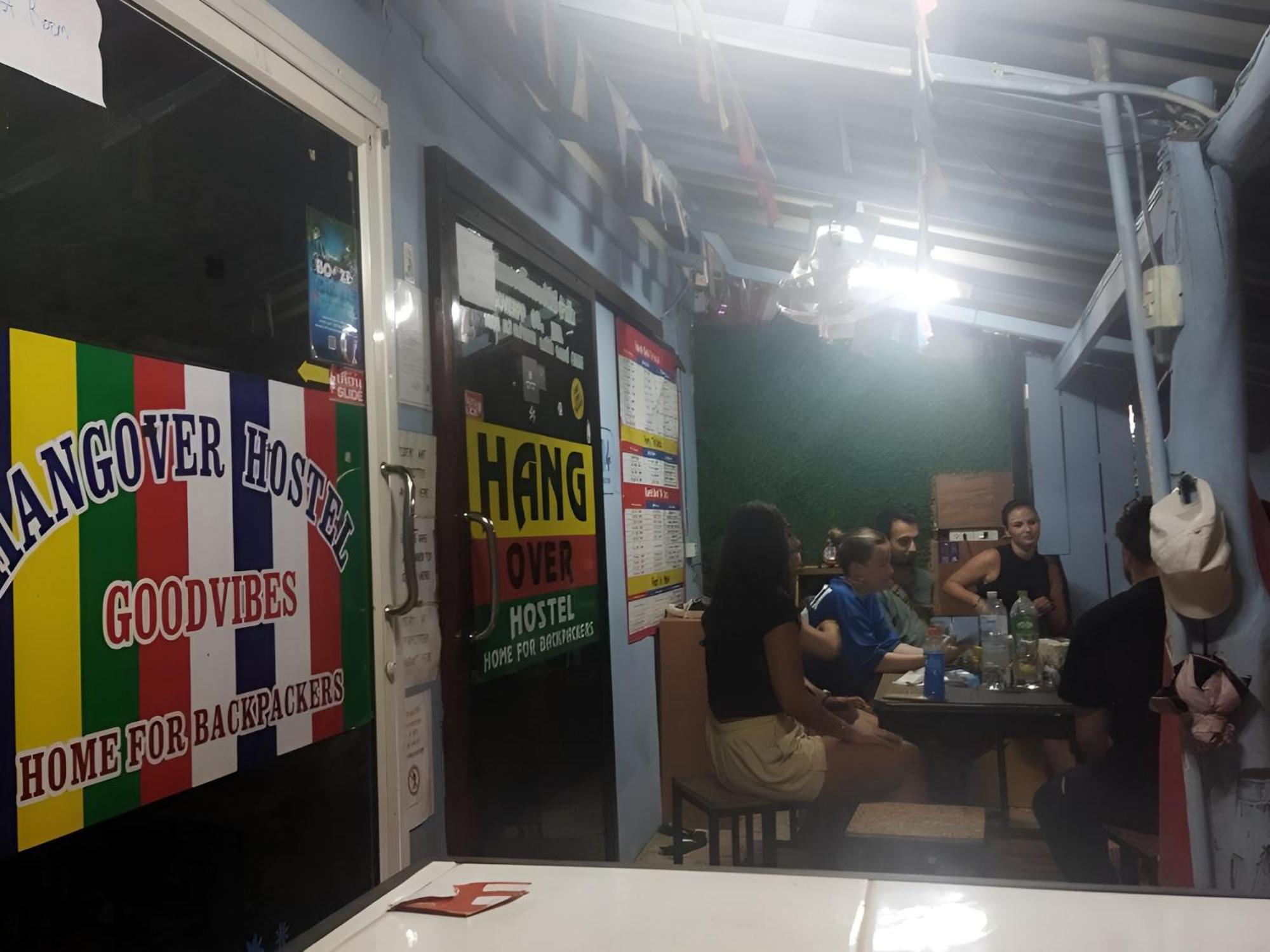 Hangover Hostel Phi Phi Adaları Dış mekan fotoğraf