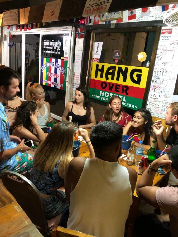 Hangover Hostel Phi Phi Adaları Dış mekan fotoğraf